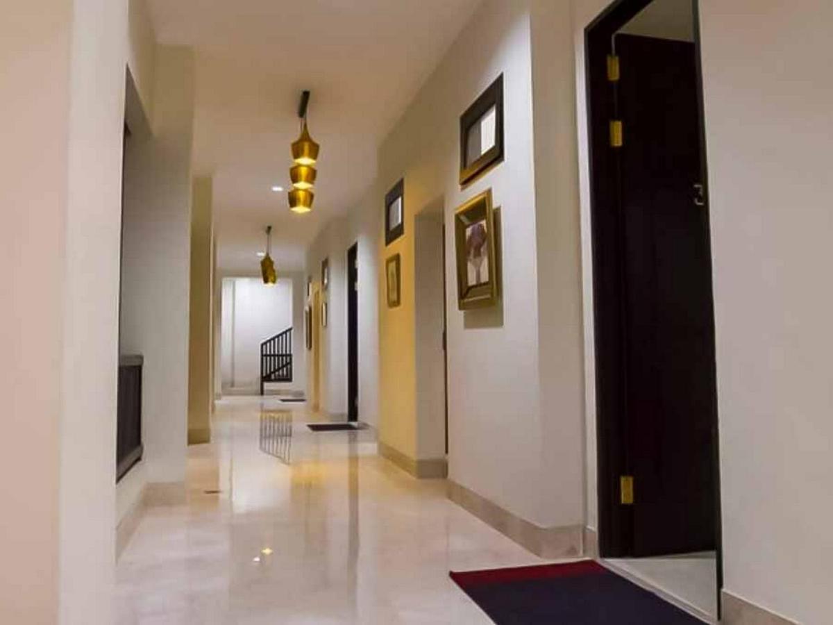 Bangka Suite Mitra Reddoorz Jakarta Eksteriør billede