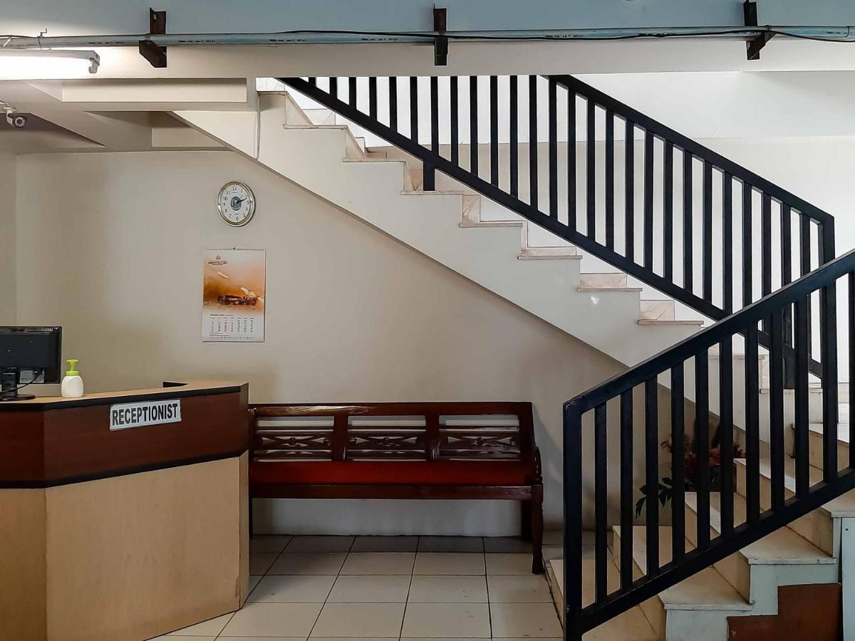 Bangka Suite Mitra Reddoorz Jakarta Eksteriør billede